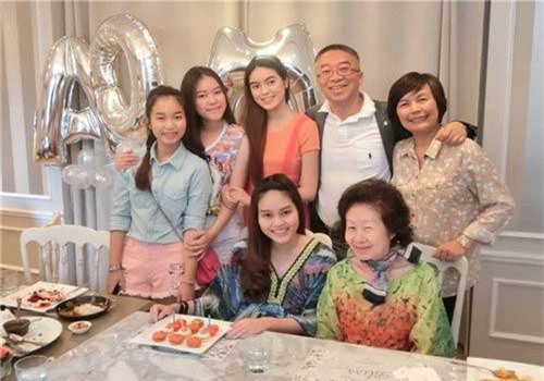 Tỷ phú theo đạo Phật: Tôi luôn làm gương cho các con