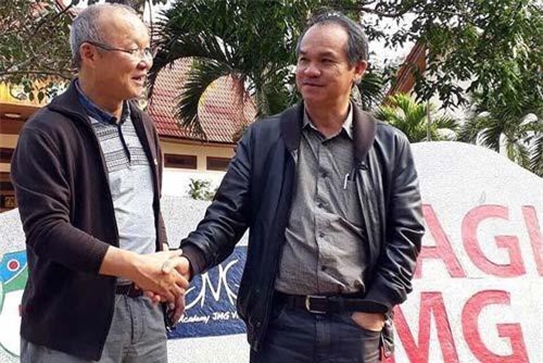 Bầu Đức: 'CLB nước ngoài trả lương trăm ngàn đô mà ông Park từ chối'