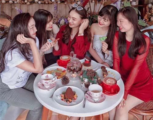 Bỏ túi danh sách quán cà phê màu hồng cho hội bánh bèo