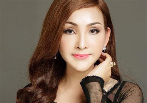 Cát Tuyền - nữ ca sĩ chuyển giới đầu tiên ở Việt Nam giờ ra sao?