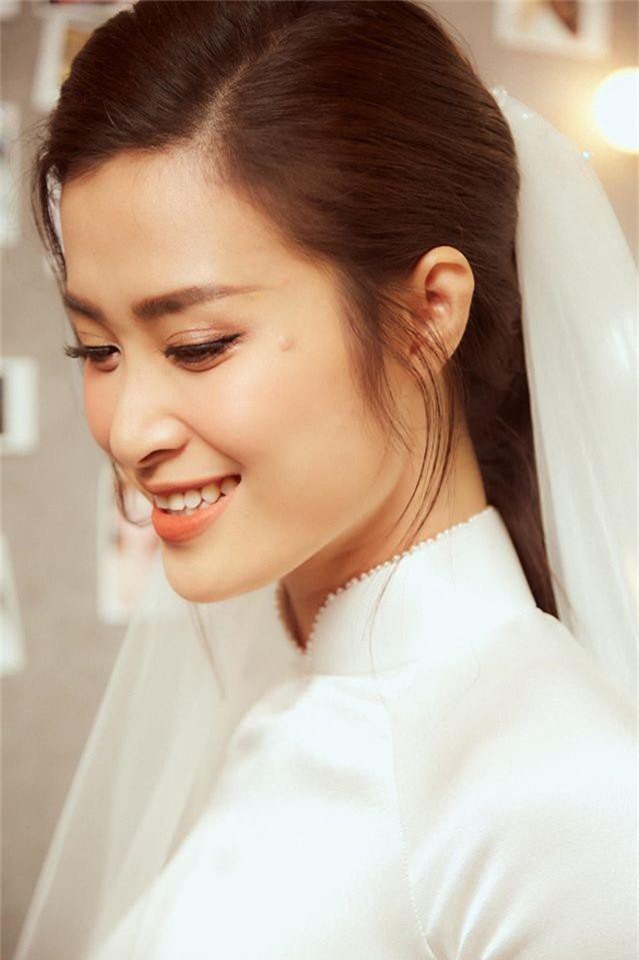 Diện áo dài giản dị, Đông Nhi đẹp xuất thần trong lễ rước dâu - Ảnh 4. Diện áo dài giản dị, Đông Nhi đẹp xuất thần trong lễ rước dâu - Ảnh 4.