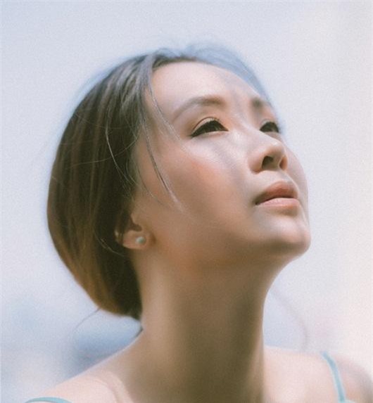 Đừng thấy Khuê 'quê mùa' mà 'khinh', style ngoài đời của Hồng Diễm sang chảnh ngút ngàn