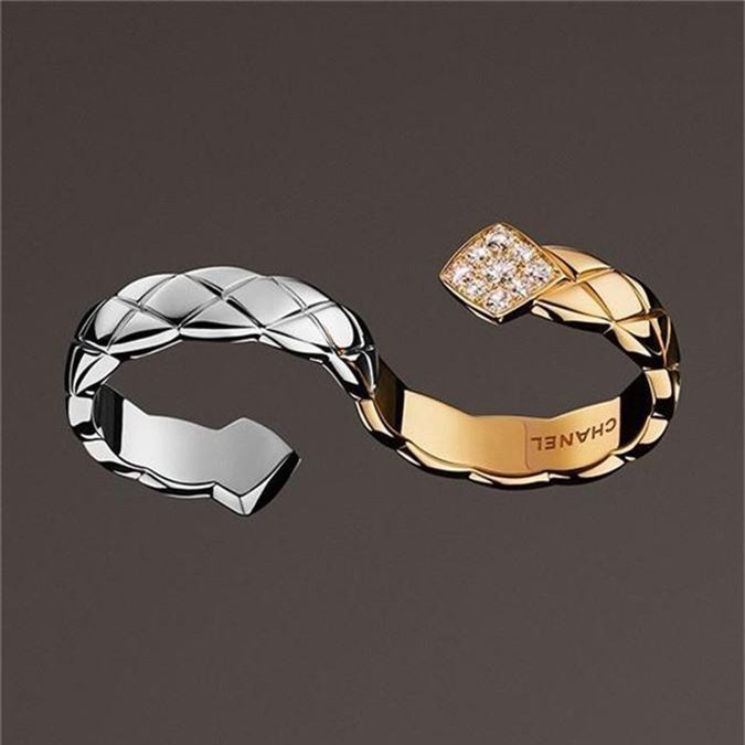 Hari Won khẳng định độ giàu có khi đeo nhẫn xa xỉ của Chanel có giá hơn 145 triệu đồng Hari Won khẳng định độ giàu có khi đeo nhẫn xa xỉ của Chanel có giá hơn 145 triệu đồng