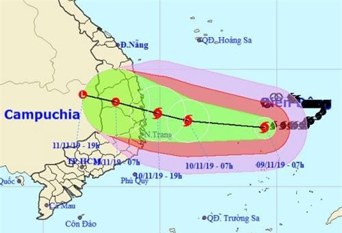 Bão số 6 đổ bộ rạng sáng 11/11, miền Trung mưa lớn