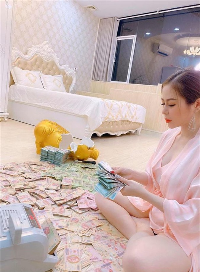 Gái xinh Sài Gòn đập lợn tiết kiệm 11 tháng được 2,8 tỷ nhưng dân tình lại ngay lập tức nhìn ra điểm sai quá sai - Ảnh 5. Gái xinh Sài Gòn đập lợn tiết kiệm 11 tháng được 2,8 tỷ nhưng dân tình lại ngay lập tức nhìn ra điểm sai quá sai - Ảnh 5.