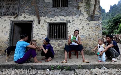 Hình ảnh những ngôi nhà được làm bằng đá độc đáo miền biên cương