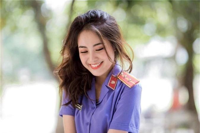 Nữ kiểm sát viên 9X khiến dân tình xốn xang vì quá xinh lại còn giỏi - Hình 6 Nu kiem sat vien 9X khien dan tinh xon xang vi qua xinh lai con gioi-Hinh-6
