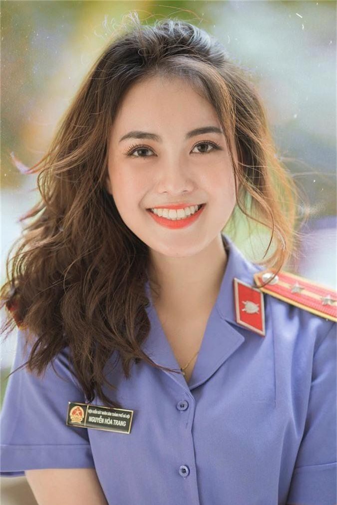 Nữ kiểm sát viên 9X khiến dân tình xốn xang vì quá xinh lại còn giỏi - Hình 8 Nu kiem sat vien 9X khien dan tinh xon xang vi qua xinh lai con gioi-Hinh-8