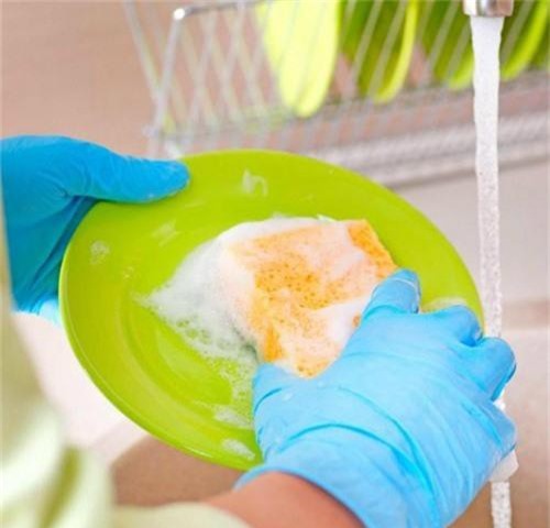 Sai lầm khi rửa bát 99% bà nội trợ Việt đều mắc - Hình 4 Sai lam khi rua bat 99% ba noi tro Viet deu mac-Hinh-4