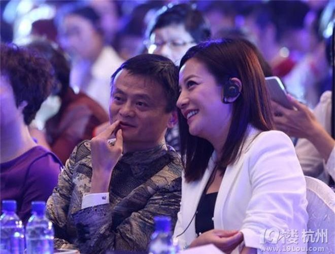“Tỷ phú giàu nhất Trung Quốc” được Lý Liên Kiệt ra sức bảo vệ, nửa làng giải trí Hoa ngữ muốn kết thân - Ảnh 12. “Tỷ phú giàu nhất Trung Quốc” được Lý Liên Kiệt ra sức bảo vệ, nửa làng giải trí Hoa ngữ muốn kết thân - Ảnh 12.