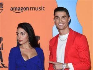Cristiano Ronaldo bảnh bao tháp tùng bạn gái lên thảm đỏ MTV EMAs 2019
