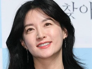 Lee Young Ae trẻ đẹp bất chấp thời gian sau 14 năm vắng bóng trên màn ảnh rộng