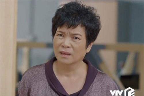 NSƯT Bích Thủy 'Hoa hồng trên ngực trái': Mẹ đẻ ác nhất màn ảnh