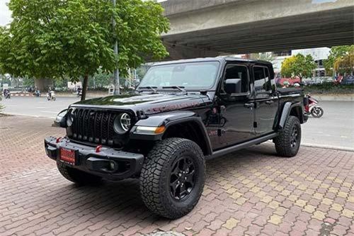 Cận cảnh Jeep Gladiator Rubicon 2020 hàng độc tại Việt Nam