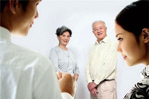 Ngượng chín mặt vì hành xử của con rể với bố mẹ vợ