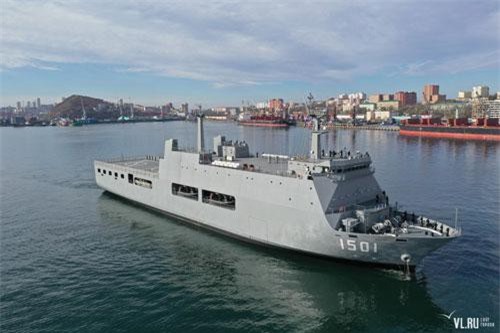 Trầm trồ tàu đổ bộ trực thăng mạnh nhất của quốc gia Đông Nam Á
