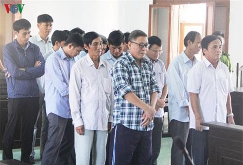 Phú Yên: Chủ tịch huyện và 15 đồng phạm lãnh án tù do sai phạm đền bù đất