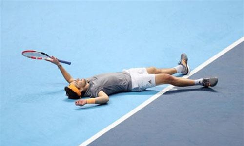 Quật ngã Novak Djokovic, Dominic Thiem lọt vào bán kết ATP Finals