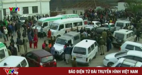 Xe khách rơi xuống hẻm núi sâu khiến 16 người thiệt mạng