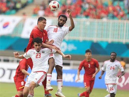 UAE và nỗi sợ… bóng bổng