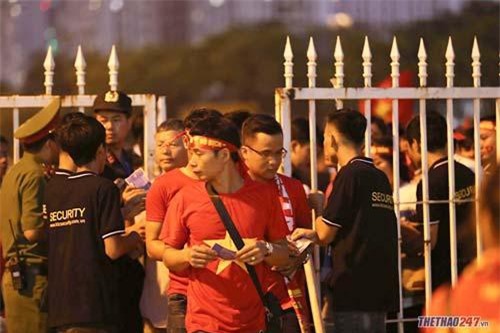 VFF khuyến cáo NHM trước trận đại chiến Việt Nam vs UAE