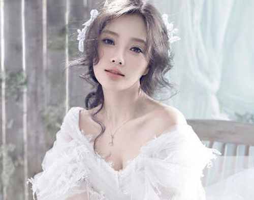 Lý Tiểu Lộ viết tâm thư sau tuyên bố ly hôn, tiết lộ "sốc"