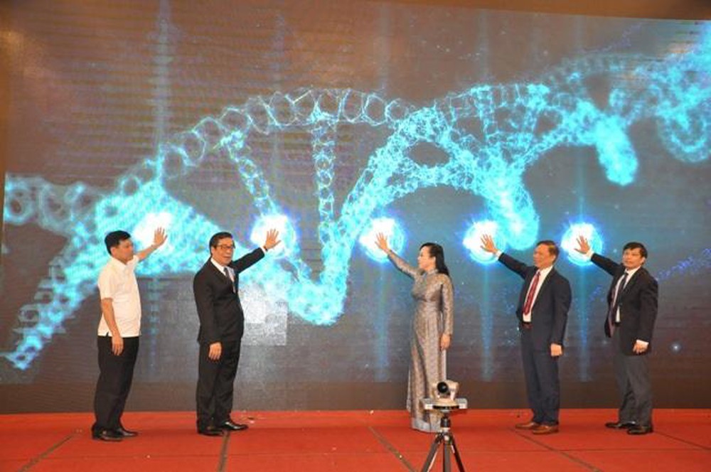 Các bệnh viện phải chủ động triển khai thanh toán điện tử, không dùng tiền mặt