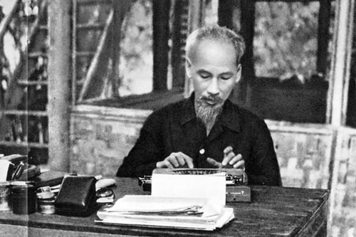 “Nửa thế kỷ thực hiện lời thề thiêng liêng với Bác”