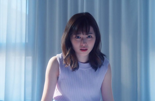 Đang đêm tân hôn, vô tình ngước nhìn đầu giường thấy một bức ảnh, tôi căm hận vùng bỏ chạy khỏi nhà chồng ngay trong đêm