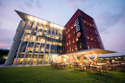 Đại học RMIT thăng hạng trên bảng xếp hạng học thuật thế giới