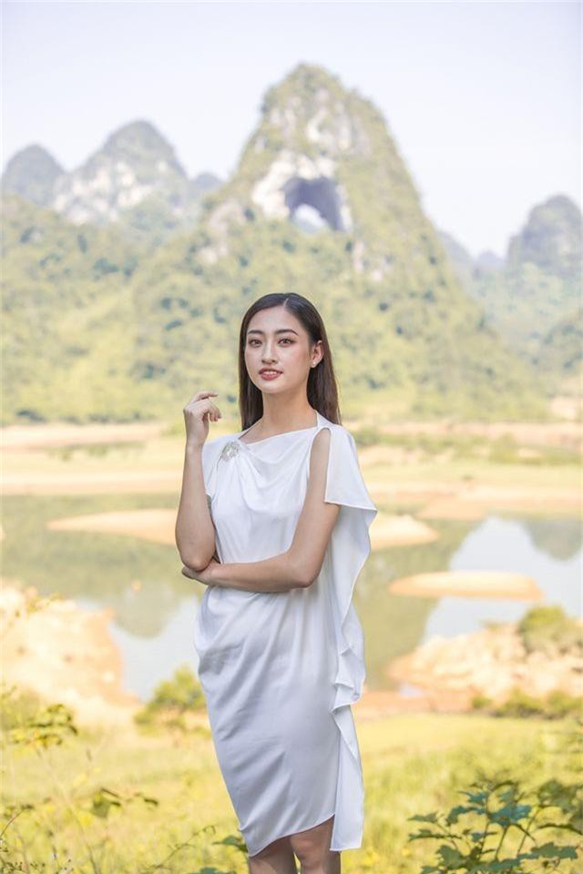 Hoa hậu Lương Thùy Linh xinh đẹp trong hình ảnh thiếu nữ dân tộc Tày - 6