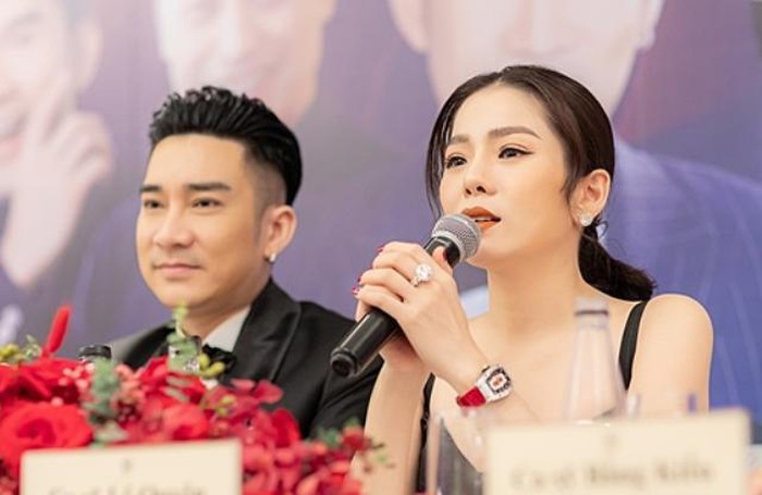 L&#x1EC7; Quy&#xEA;n x&#xE1;ch t&#xFA;i Hermes ti&#x1EC1;n t&#x1EF7; t&#x1EDB;i m&#x1EEB;ng liveshow Quang H&#xE0;