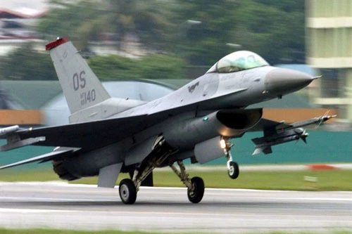 Người dân, chính quyền Nhật Bản đang tỏ ra phẫn nộ khi đây không phải lần đầu tiên máy bay chiến đấu F-16 của Mỹ thả 