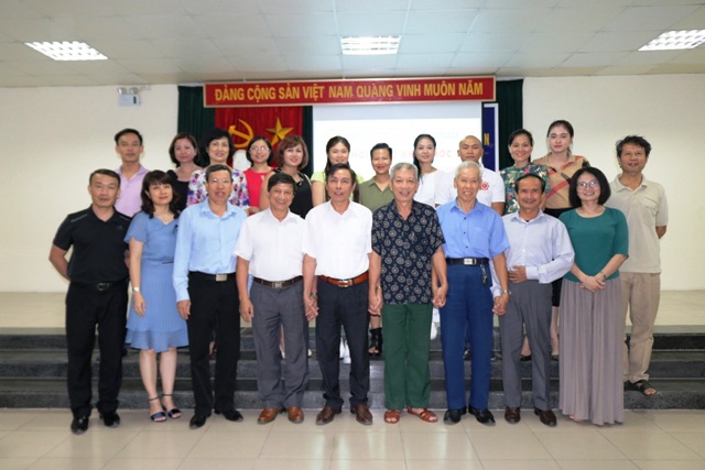 Tìm hướng xây dựng chương trình bồi dưỡng chuyên sâu cho HLV yoga