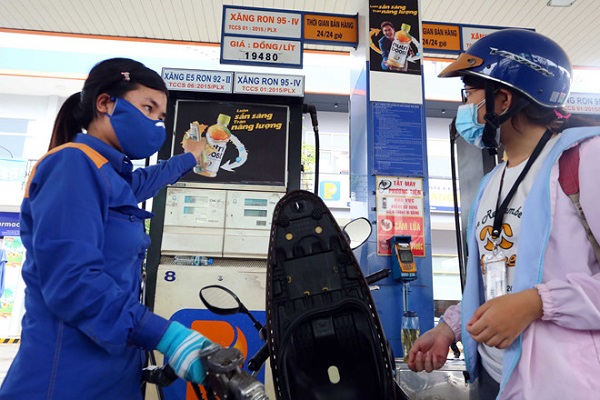 Xăng tăng giá sau 2 kỳ giảm liên tiếp 