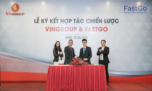 Lễ ký kết thỏa thuận hợp tác giữa VinFastv và FastGoViệt Nam.