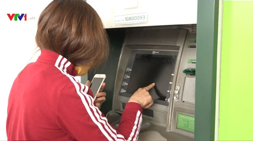 Nhiều ngân hàng giảm, miễn phí giao dịch
