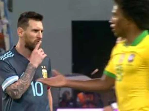 Messi bị tố hành xử lỗ mãng với HLV trưởng ĐT Brazil