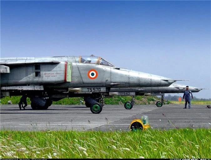 An Do: MiG-21 gia coi van 