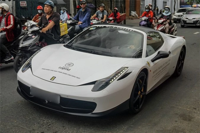 Ferrari 458 Spider cua Dang Le Nguyen Vu 