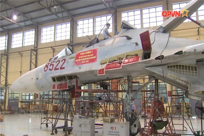 Viet Nam sap nhan lai tiem kich Su-27UBK sau dai tu o Belarus-Hinh-5