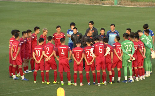 Đội hình mạnh nhất Việt Nam đấu Thái Lan: Tiến Linh đá cặp Công Phượng