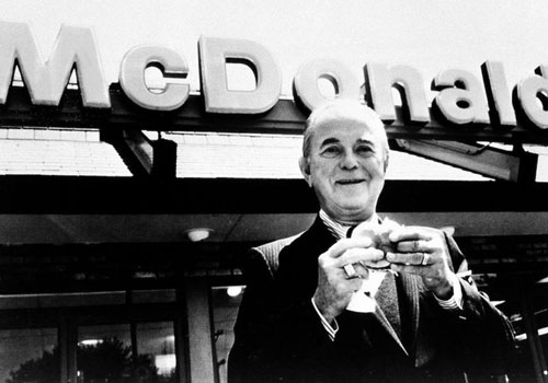 Tuổi trẻ bươn chải, thành công ở tuổi 53 của cha đẻ McDonald’s