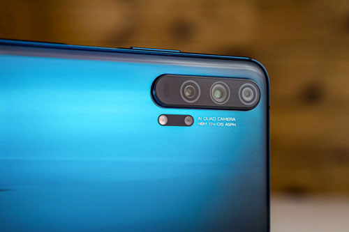 9. Honor 20 Pro (113 điểm).