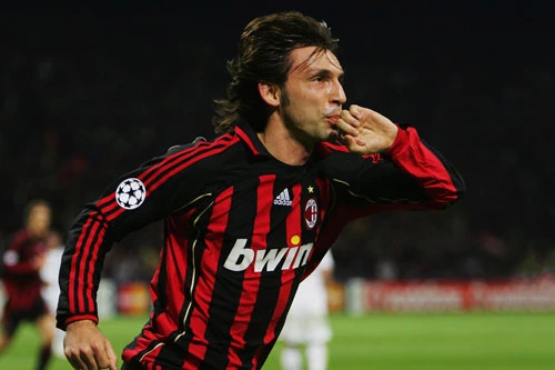 Pirlo thời còn khoác áo AC Milan.