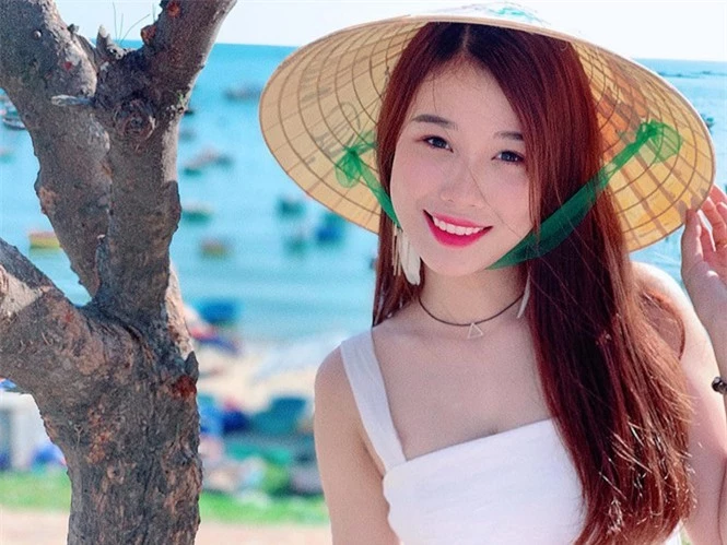 Bạn gái hotgirl của Văn Toàn liên tục tung ảnh bikini khoe 3 vòng 'bỏng mắt' - ảnh 1