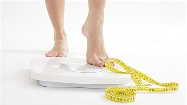 Duy trì cân nặng phù hợp với người trưởng thành - Ảnh 1.