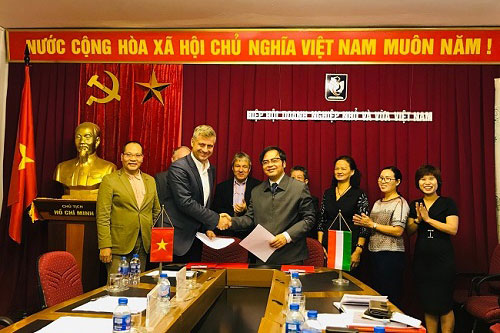 Hiệp hội Doanh nghiệp nhỏ và vừa Việt Nam và Hungary ký Biên bản ghi nhớ hợp tác chiến lược hỗ trợ DN giao thương