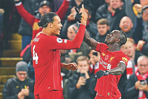 Top 10 cầu thủ xuất sắc nhất thế giới 2019: Liverpool áp đảo, Ronaldo xếp sau Salah