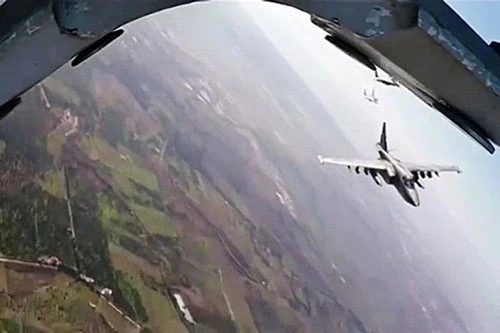 Máy bay Nga tuần tra khu vực đông bắc Syria ngày 7/11. Ảnh: Bộ Quốc phòng Nga.